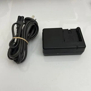 Genuine Hitachi DZ-ACS3 Battery Charger for Camcorder Camera Battery - Picture 1 of 7