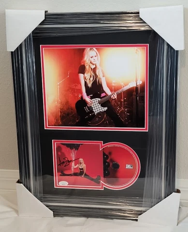 Avril Lavigne Love Sux Signed Autographed JSA COA  CD Custom framed Cover