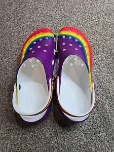 Zueco clásico de tinte arco iris CROCS - Imagen 1 de 4