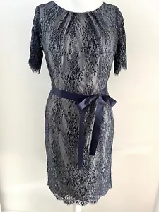 Vestido Jacques Vert Talla 12 Azul Plata Encaje Cinta Lazo Cinturón Ocasión Especial MOB - Imagen 1 de 12
