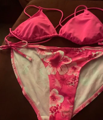 BIKINI JUNIORS TALLA 15-17 OP ROSA BRILLANTE FLORAL 2 PIEZAS Foto 1 de 3