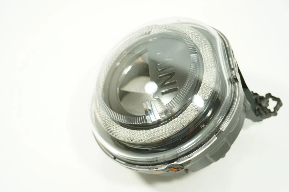 20-22 MINI COOPER COUNTRYMAN LED FOG LIGHT **DAMAGE** - Image 1 of 4