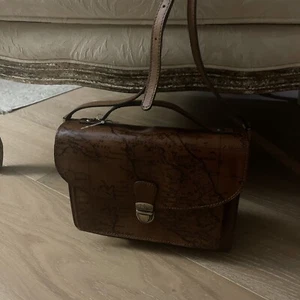 PATRICIA NASH Old World Leather Map Print Digione Crossbody NWT $229 - Picture 1 of 6