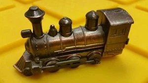 AFILADOR DIECAST DIECAST DE LATÓN MOTOR DE TREN MINIATURA DE COLECCIÓN DE 1970 - Imagen 1 de 2