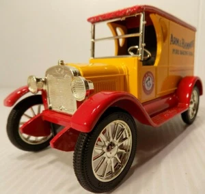 Ertl 1923 Chevrolet Delivery Van Arm & Hammer Promotional Coin Bank #2096 - Picture 1 of 10