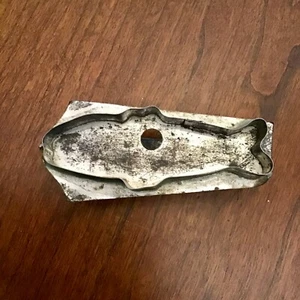 Old ~ FISH ~ Flat Back Tin Cookie Cutter Primitive Soldered Tin with Handle - Picture 1 of 4