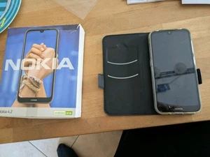 Nokia 4.2 mit Flip Case, Leicht Beschädigt - Bild 1 von 2