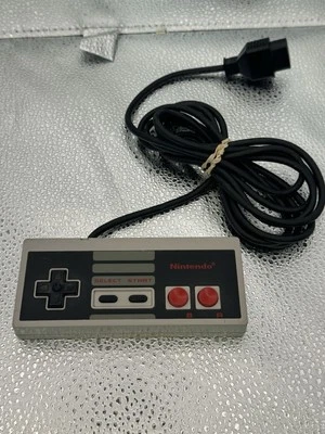 Nintendo NES-004 Corded Controller for Nintendo NES Authentic OEM - Tested Works - Image 1 of 2