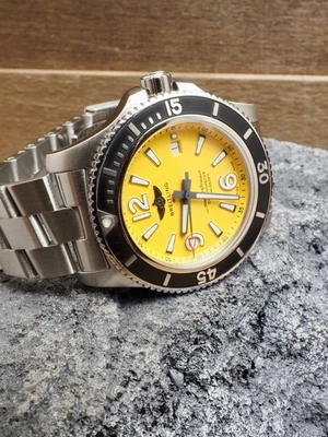 Breitling Superocean Amarillo 44mm 99% Nuevo en Caja Pulsera Completa ¡Caja y Papeles! A17367 Foto 1 de 4
