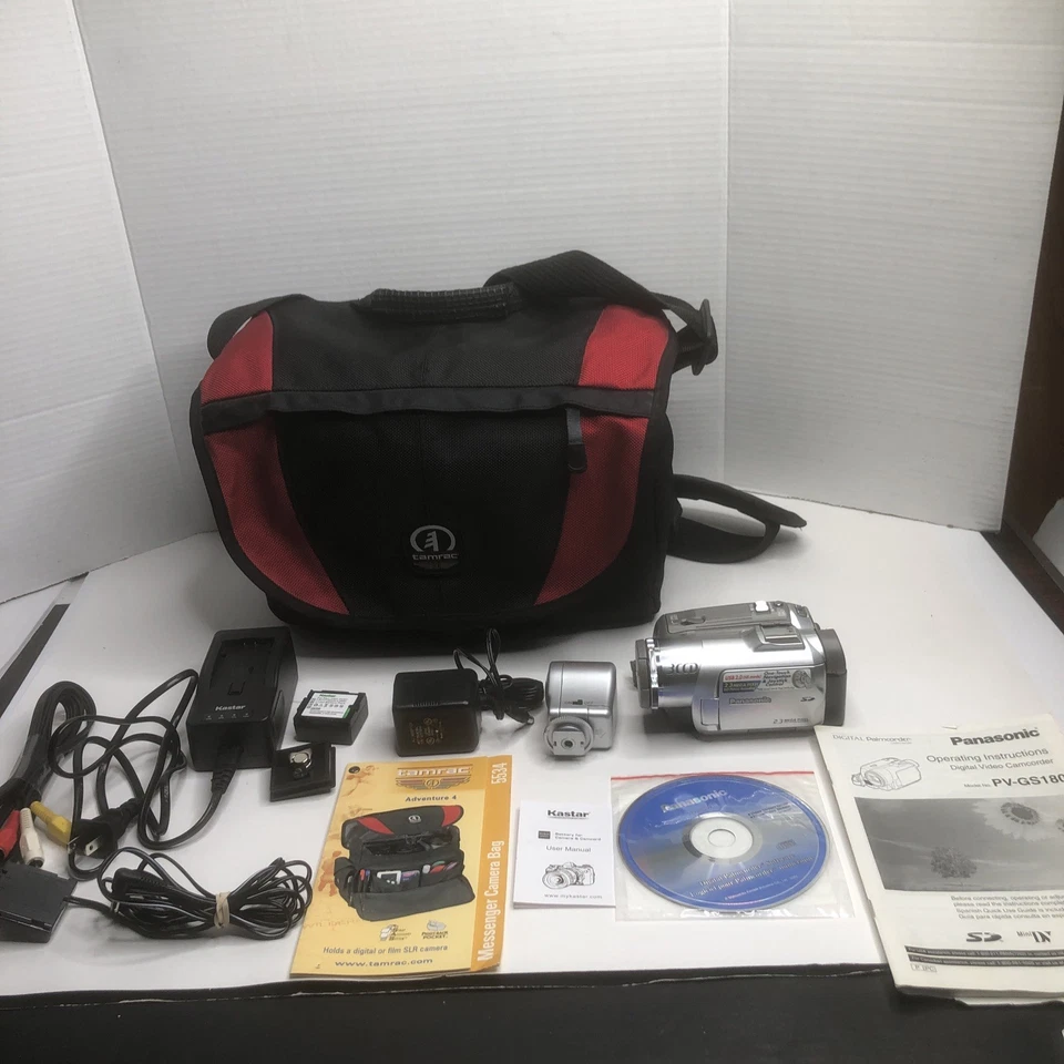 Accesorios de transferencia de videocámara Panasonic PV-GS180 Min y bolsa Tamrac Foto 1 de 4