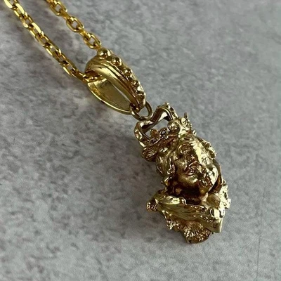 Pingente de anjo dourado DOLCE&GABBANA logotipo colar charme com caixa e cartão - Imagem 1 de 4