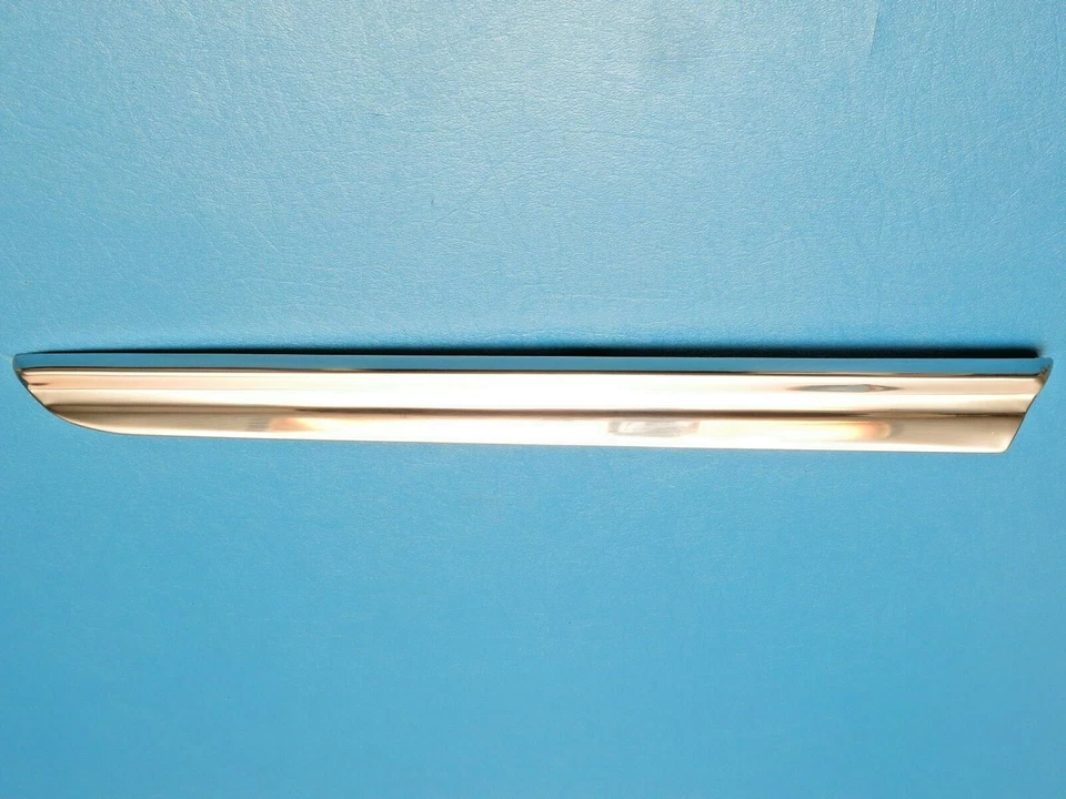 Oldsmobile Delmont 88 1967 guardabarros delantero izquierdo moldura 230071 Olds NOS GM Foto 1 de 4