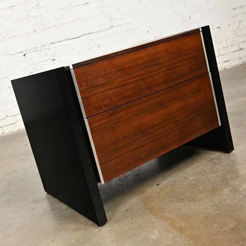 Vintage MCM Rosewood Nightstand End Table by Glenn of California Cover