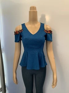 Women Junior Blue Green/ Ruffles Glitter Shoulder Off Size (S) Pullover - Bild 1 von 11