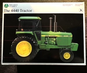 JOHN DEERE 4440 Tractor Precision Classics #17 ERTL in 1/16 SCALE AGE 14+ NIB - Picture 1 of 7