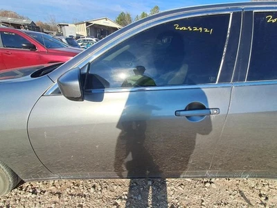 (LOCAL PICKUP ONLY) Driver Left Front Door 4 Door Sedan Fits 09-13 INFINITI G37  Foto 1 de 4