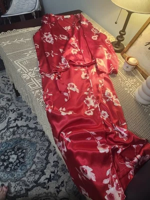 Jones New York Red Floral Satin Long Robe – Belted, Full Length, Size Medium - Image 1 of 4