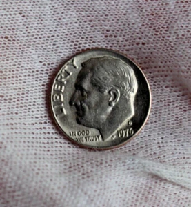 1976 D USA American Dime; 10 Cents; Roosevelt Dime - Picture 1 of 2