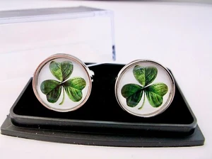 IRELAND IRISH CLOVER LEAF SHAMROCK BADGE CUFFLINKS LUCK ST PATRICKS GIFT - Picture 1 of 2