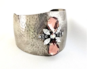 2" WIDE Hammered Silver Rhinestone Cuff Bracelet Pink Crystal Rhinestone EUC - Picture 1 of 5