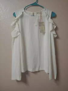 Chelsea & Violet Women's Ivory Top. Size: M - Picture 1 of 5