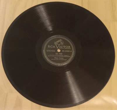PERRY COMO "So Far / A Fellow Needs a Girl" RCA VICTOR 78RPM Foto 1 de 2