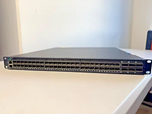 Lenovo ThinkSystem NE2572 RackSwitch 7159E1X – 48x 25Gb SFP28 + 6x 100Gb QSFP28 - Picture 1 of 14