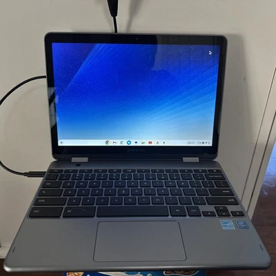 Samsung XE525QBB 12.2" Celeron 3965Y 4GB Touchscreen Chrome Notebook Grade A - Image 1 of 4