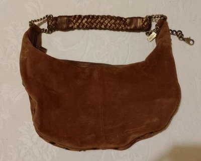 Cartera Hobo Donald Pliner Gamuza Cuero Camel/Metálico Media Luna Tachonada Borde Foto 1 de 4