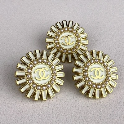 Chanel Flower Buttons White with Gold CC Logo & Pearls 20mm 10pcs RARE! - Image 1 of 4
