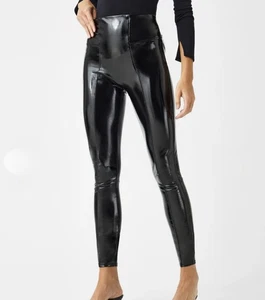 Leggings Spanx ecopelle verniciata grandi regular classici neri nuovi con etichette modellanti core - Foto 1 di 14