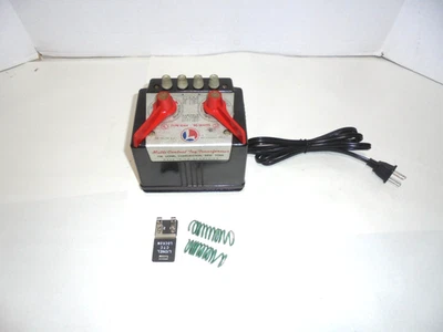 LIONEL 1044 90 WATT TRANSFORMER VINTAGE POSTWAR - Image 1 of 4