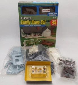 Ertl 12280 Family Home Set Spielset Maßstab 1:64 mit Zubehör Neu in OVP - Bild 1 von 2