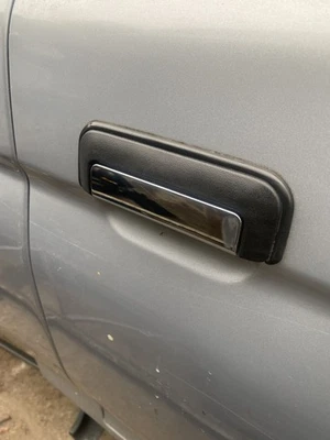Manija de puerta trasera derecha para Mitsubishi L200 K65T Series 3 2.4 Foto 1 de 4
