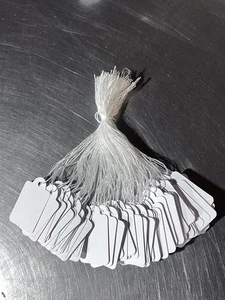 100 Stck. weiße Ladenpreisschilder klein aufgereiht Schmuck Verkaufsetikett 7/8" x 1-1/4 - Bild 1 von 6