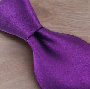 GEOFFREY BEENE Men's 100% Silk Satin Necktie, Soild Pattern Tie,  Color Purple.  - Picture 1 of 11