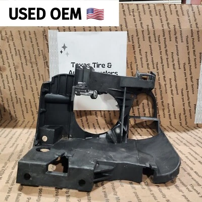 Suporte de montagem para farol lateral esquerdo do motorista 2005-2010 cobalto / 07-09 Pontiac G5 fabricante de equipamento original - Imagem 1 de 4