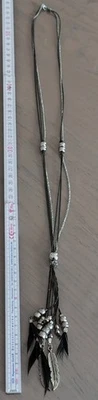 Kette Modeschmuck Halskette Schmuck Lang Silbern Schwarz Feder Federn Perlen  - Bild 1 von 2