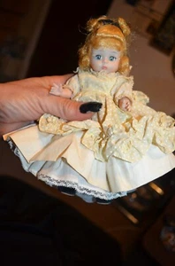 Vintage Madame Alexander Amy (?) Doll 8 inch - Picture 1 of 11
