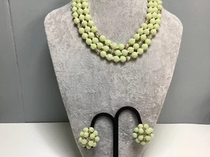 Vtg sugar coated Beaded Triple Strand Necklace & Clip on earring SIGNED Japan - Imagen 1 de 7