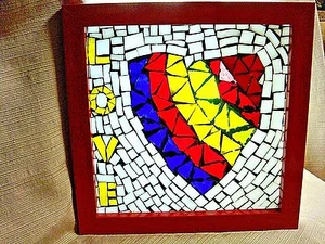 Handcrafted RAINBOW HEART & LOVE STAINED GLASS MOSAIC - 11.5 x 11.5 Framed - Bild 1 von 12