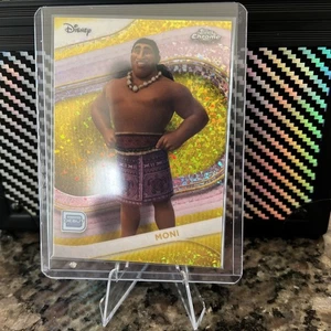 2025 Topps Disney Chrome MONI #14 MINI DIAMANTES AMARILLOS "Debut" - Imagen 1 de 2