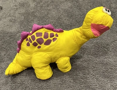 1992 Fisher Price Pelúcia Puffalump Dino Roar Stegosaurus Dinossauro Amarelo Nylon - Imagem 1 de 4