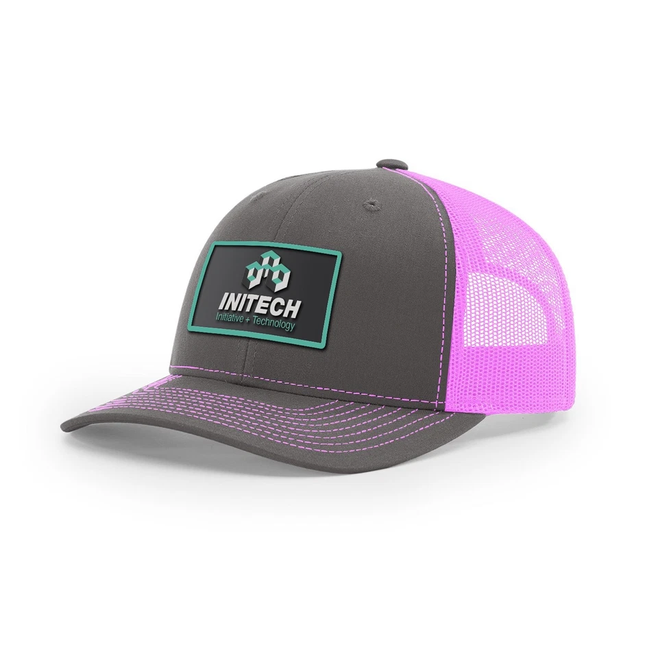 Logotipo de Initech: película de oficina, sombrero snapback Foto 1 de 1