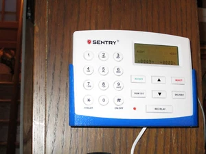 Sentry 3 Call Screner Model CT-CID868 Niestandardowy uchwyt ścienny - Zdjęcie 1 z 7