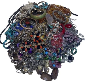 Large Vintage Jewelry Lot Premium Rhinestones Gems Necklaces Brooches Craft - Picture 1 of 12