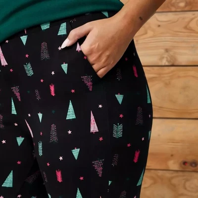 Leggings de comprimento total projetadas para árvores de Natal TORRID com bolsos nova com etiquetas tamanho 3X - Imagem 1 de 4