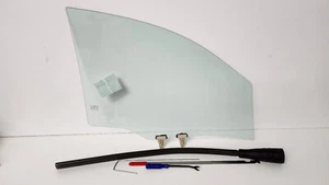 Fits Suzuki Aerio SX 2002-2006 4 Door Hatchback Passenger Side Front Door Glass - Picture 1 of 2