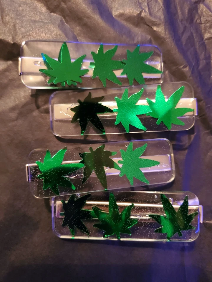Juego de 4 pinzas para el cabello inspiradas en marihuana marihuana marihuana hierba  Foto 1 de 4