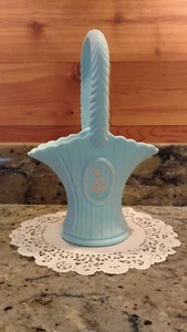 CESTA DE RAMO DE CAMEO DE VIDRIO SATINADO AZUL WESTMORELAND DE COLECCIÓN - Imagen 1 de 1
